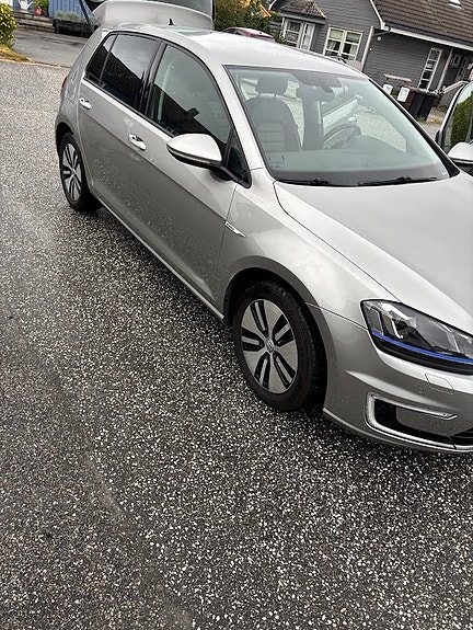 Volkswagen e-Golf VII 4 of 5
