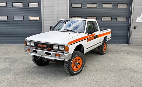 Nissan King Cab 3 of 5