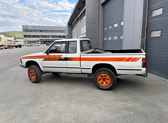 Nissan King Cab 5 of 5