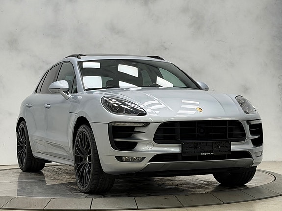 Porsche Macan 4 of 5