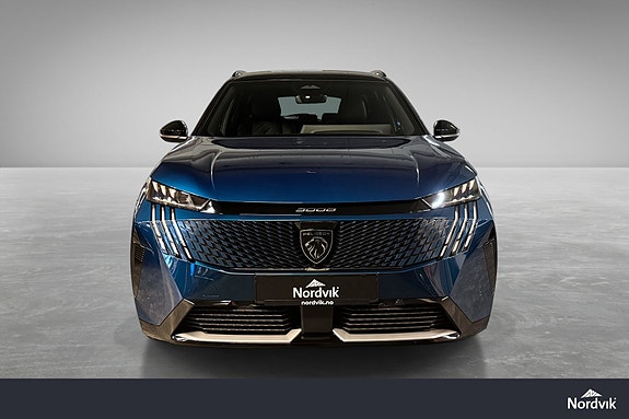Peugeot e-5008 2 of 28