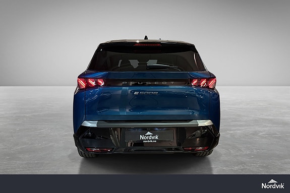 Peugeot e-5008 5 of 28