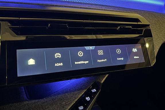 Peugeot e-5008 22 of 28