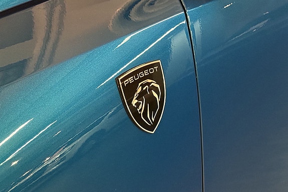 Peugeot e-5008 7 of 28