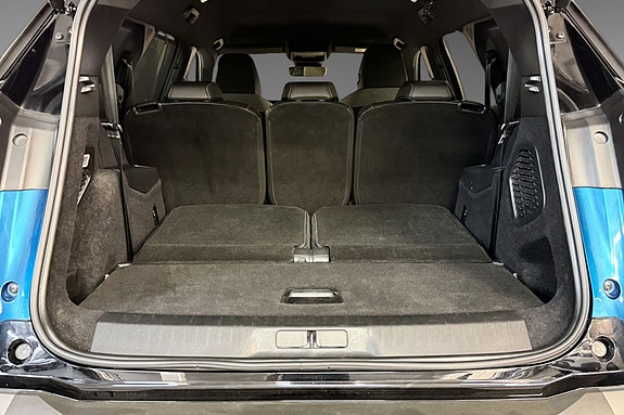 Peugeot e-5008 27 of 28