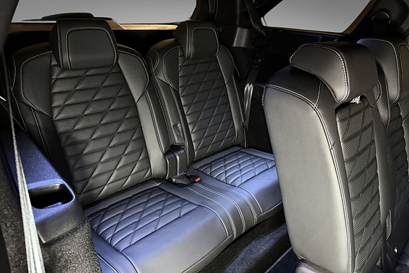 Peugeot e-5008 26 of 28