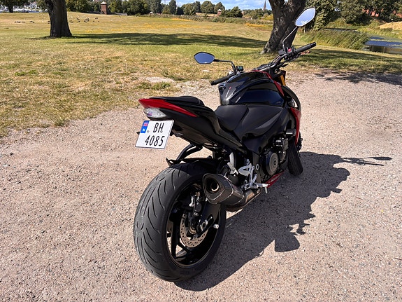 Suzuki GSX-S 1000 8 of 14