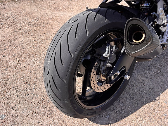 Suzuki GSX-S 1000 10 of 14