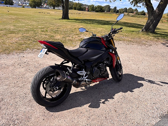 Suzuki GSX-S 1000 7 of 14