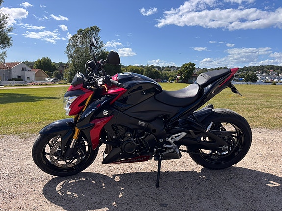 Suzuki GSX-S 1000 3 of 14