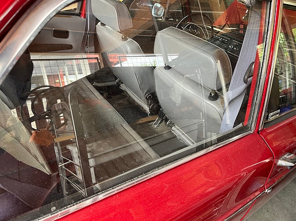 Volvo 142 12 of 30