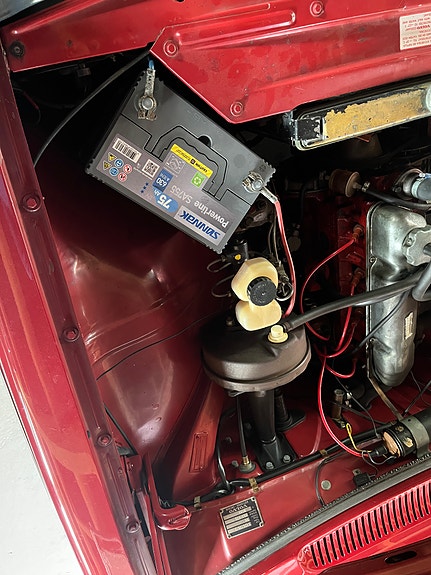 Volvo 142 21 of 30