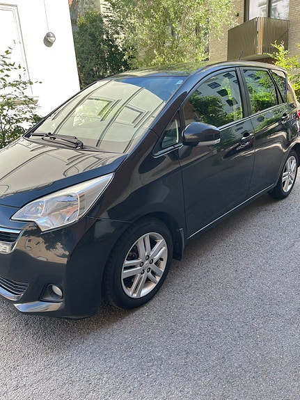 Toyota Verso-S 4 of 16