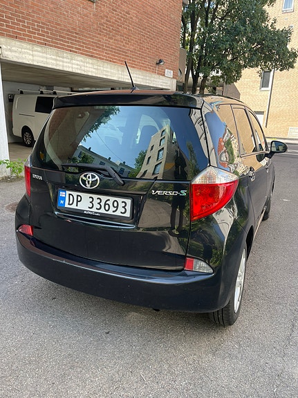 Toyota Verso-S 8 of 16