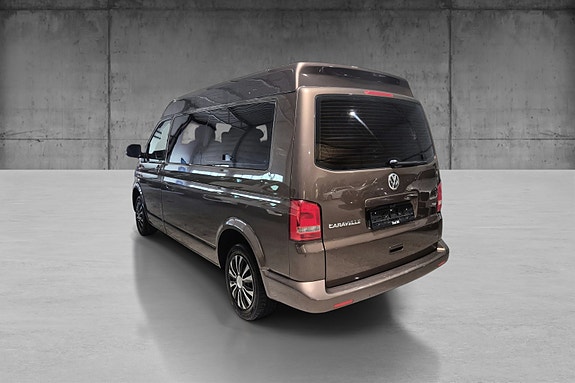Volkswagen Caravelle 3 of 5
