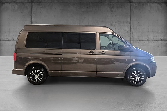 Volkswagen Caravelle 5 of 5