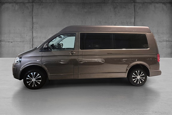 Volkswagen Caravelle 2 of 5