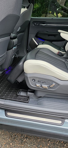 Kia EV9 8 of 11