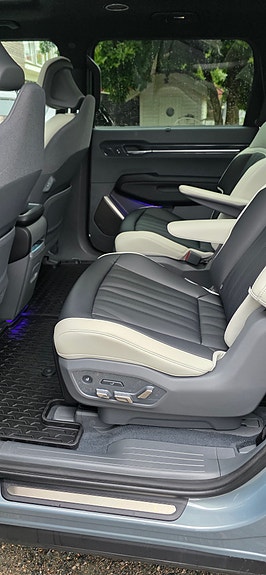 Kia EV9 6 of 11
