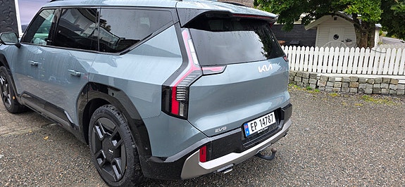 Kia EV9 4 of 11