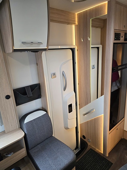 Sunlight I69 - Mye utstyr! Aircon Bodel, krok, lithium, sykkelstativ 9 of 15