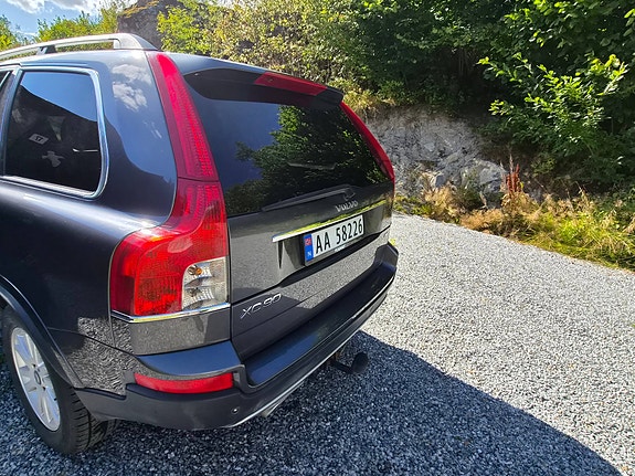 Volvo XC90 3 of 5