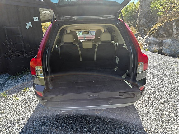 Volvo XC90 8 of 9