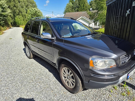 Volvo XC90 4 of 5