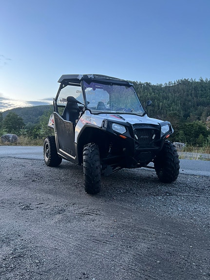 Polaris Razor RZR 570 2 of 5
