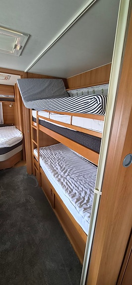 Dethleffs Camper Snow 720 4 of 16