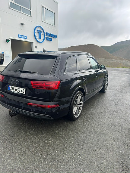 Audi Q7 7 of 11