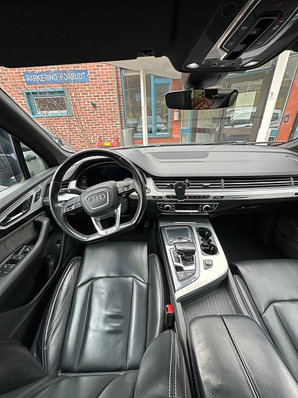 Audi Q7 9 of 11