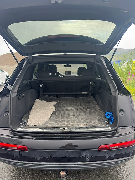 Audi Q7 8 of 11