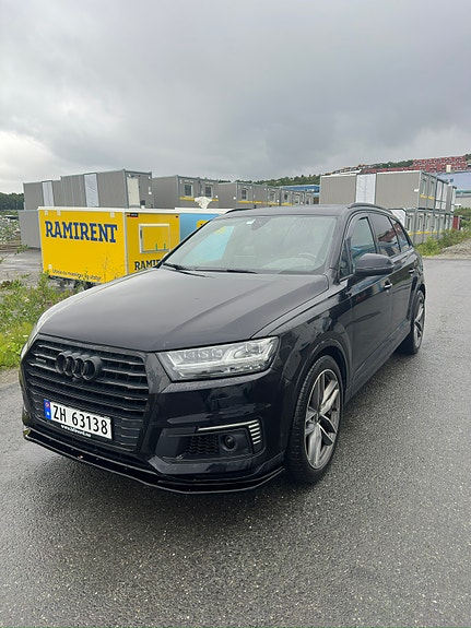 Audi Q7 4 of 11