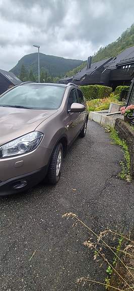 Nissan Qashqai 2 of 5