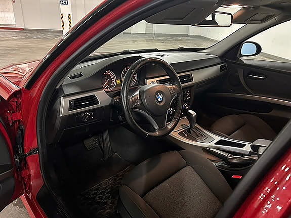 BMW 318i 19 of 29
