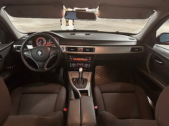 BMW 318i 15 of 29
