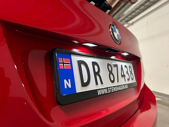 BMW 318i 11 of 29