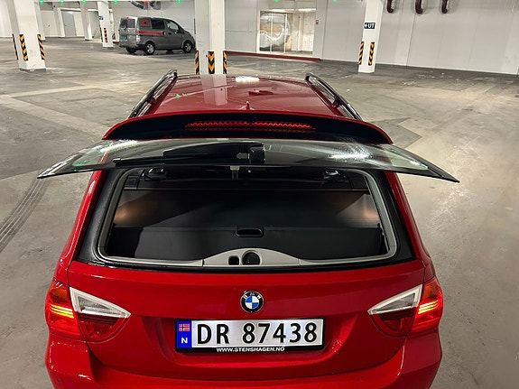 BMW 318i 13 of 29