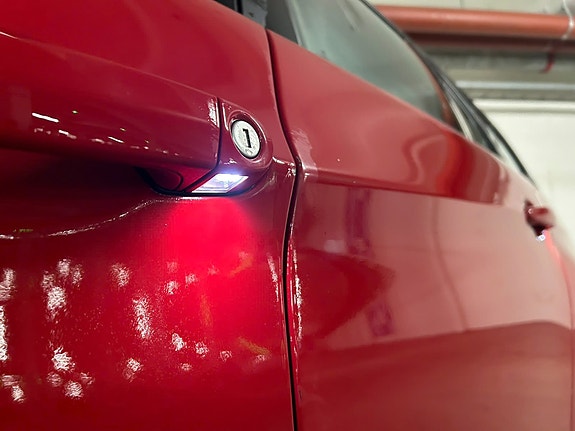 BMW 318i 10 of 29