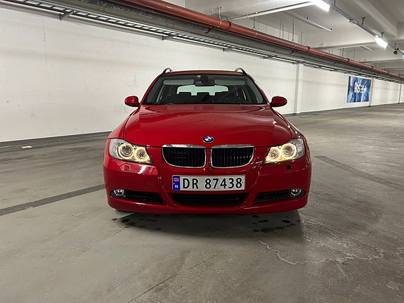 BMW 318i 8 of 29