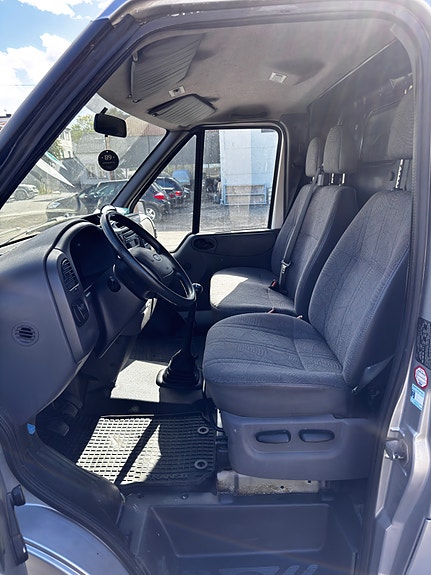 Ford Transit 300M Van 6 of 8