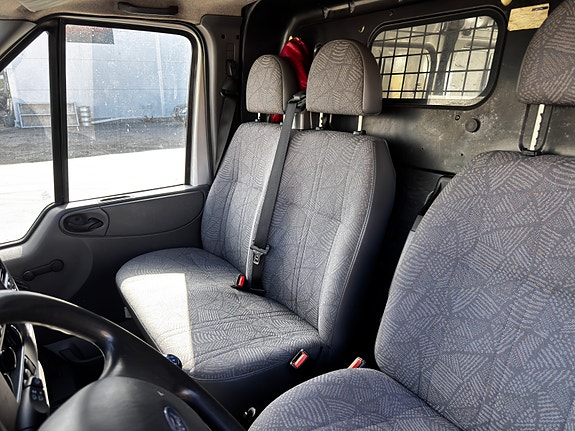 Ford Transit 300M Van 7 of 8