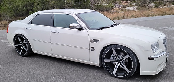 Chrysler 300C 5 of 5