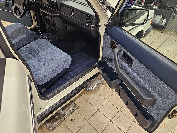 Volvo 240 12 of 30