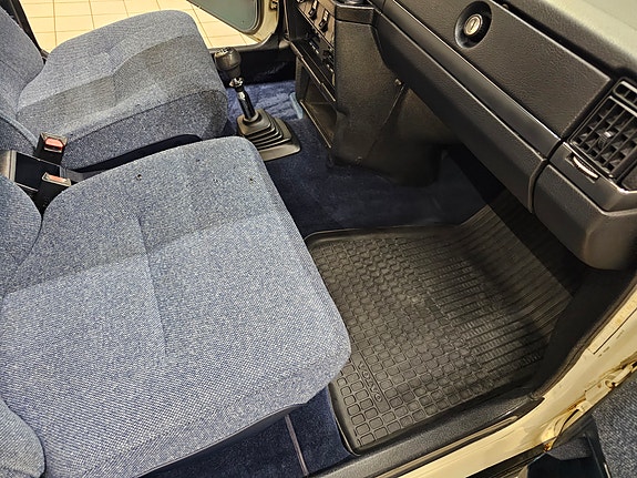 Volvo 240 11 of 30