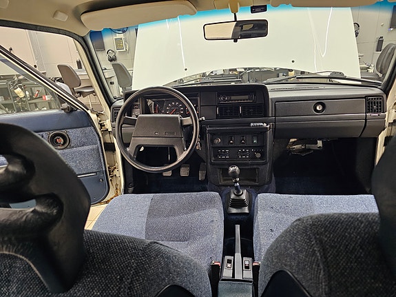 Volvo 240 10 of 30