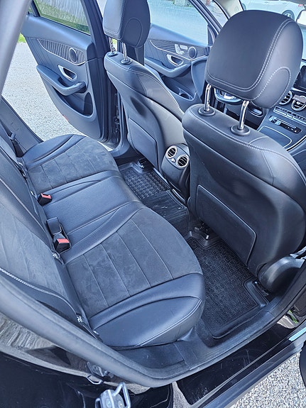 Mercedes-Benz GLC350 e 24 of 30