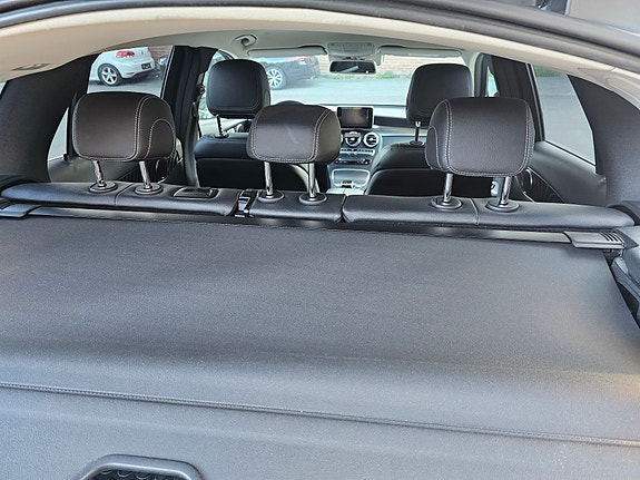 Mercedes-Benz GLC350 e 30 of 30