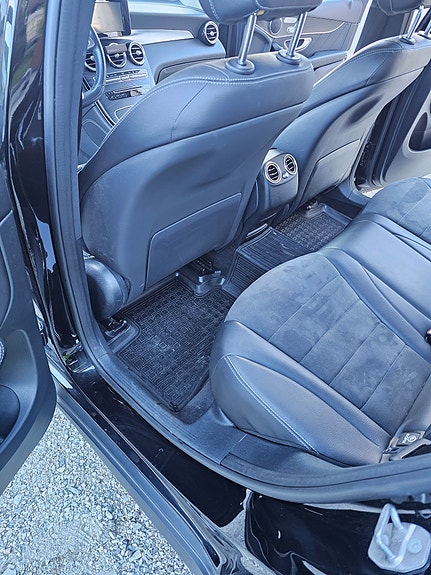 Mercedes-Benz GLC350 e 26 of 30